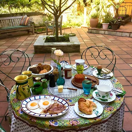 Bazas Inn Guest house *