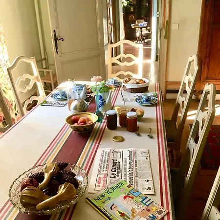 Guest house Bazas Inn *